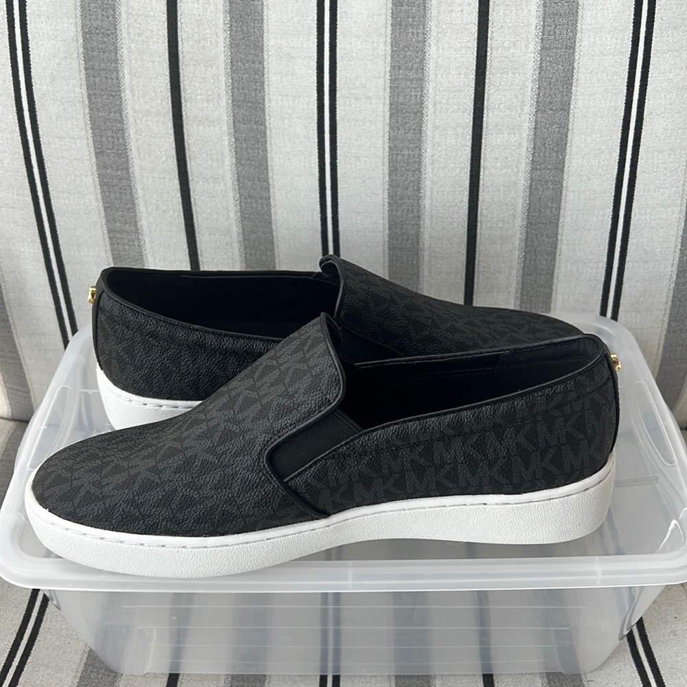 MICHAEL MICHAEL KORS
Keaton Logo Slip-On Sneaker